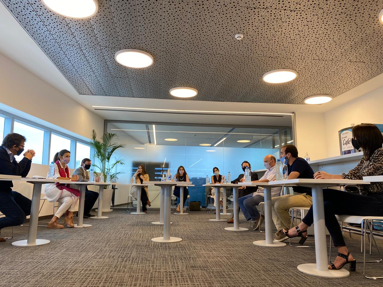 La Ciudad y Microsoft firmaron un convenio y capacitarán a miles de jóvenes en herramientas digitales 