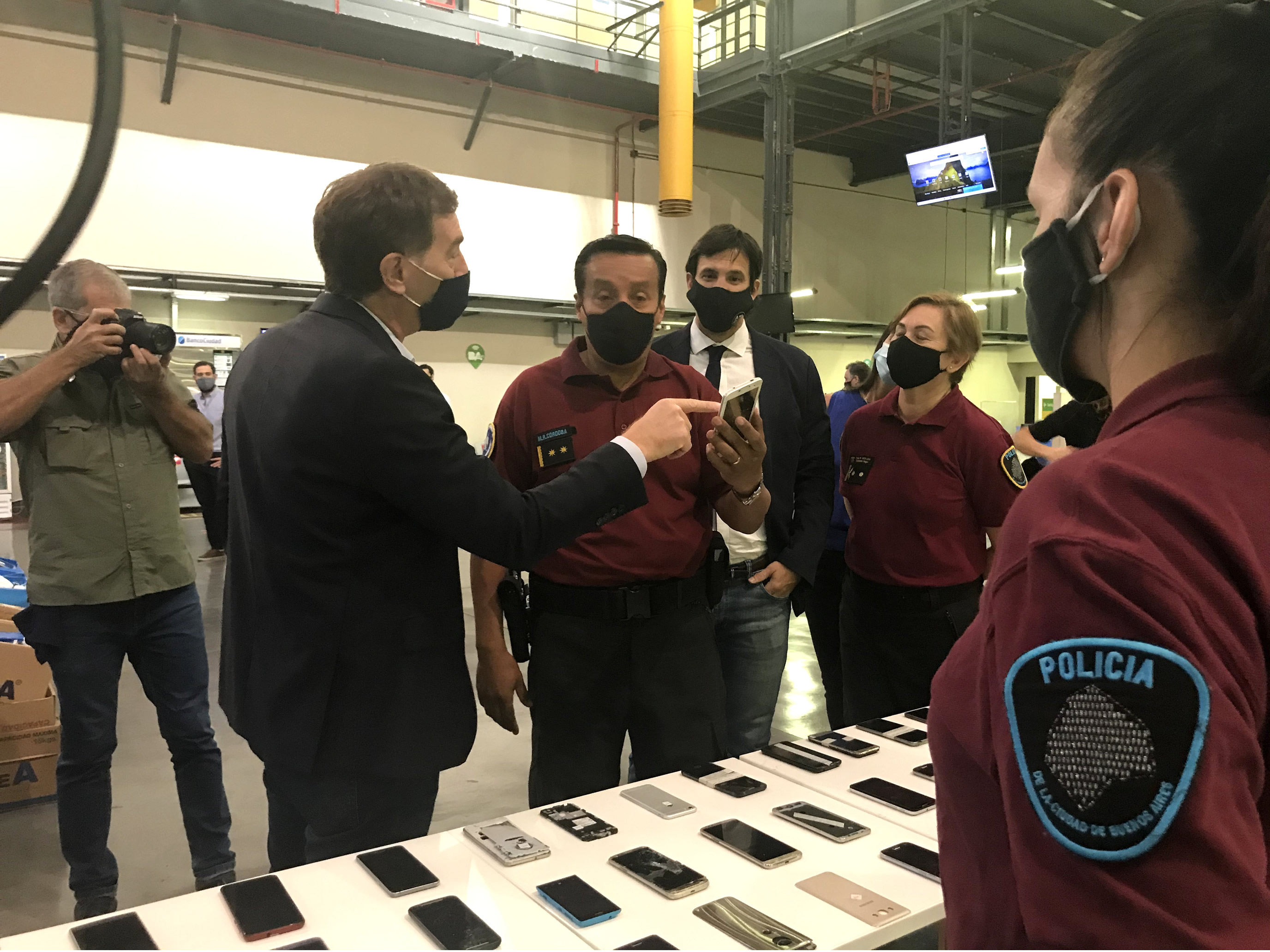 Diego Santilli y Matías Lanusse mostraron los resultados de operativos por venta de celulares robados