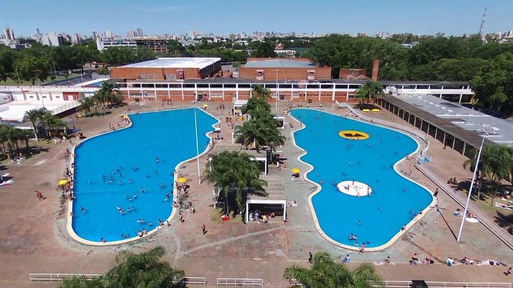Días y horarios de las 11 piletas de los Polideportivos 