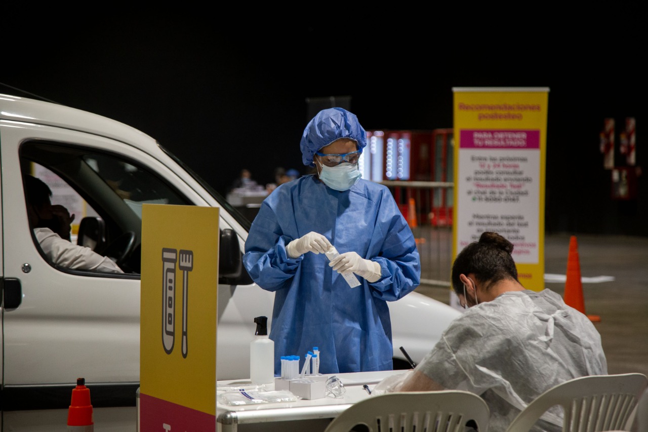 Cómo hace el Gobierno porteño para testear a más de 12 mil personas por día
