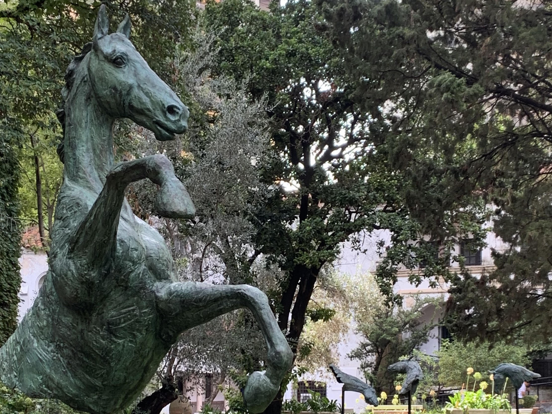 Últimos días: Esculturas en el jardín. Vivianne Duchini