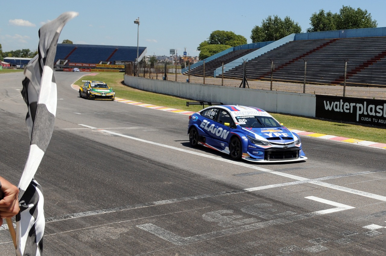 La penúltima fecha del Súper TC2000 se corrió en el Gálvez