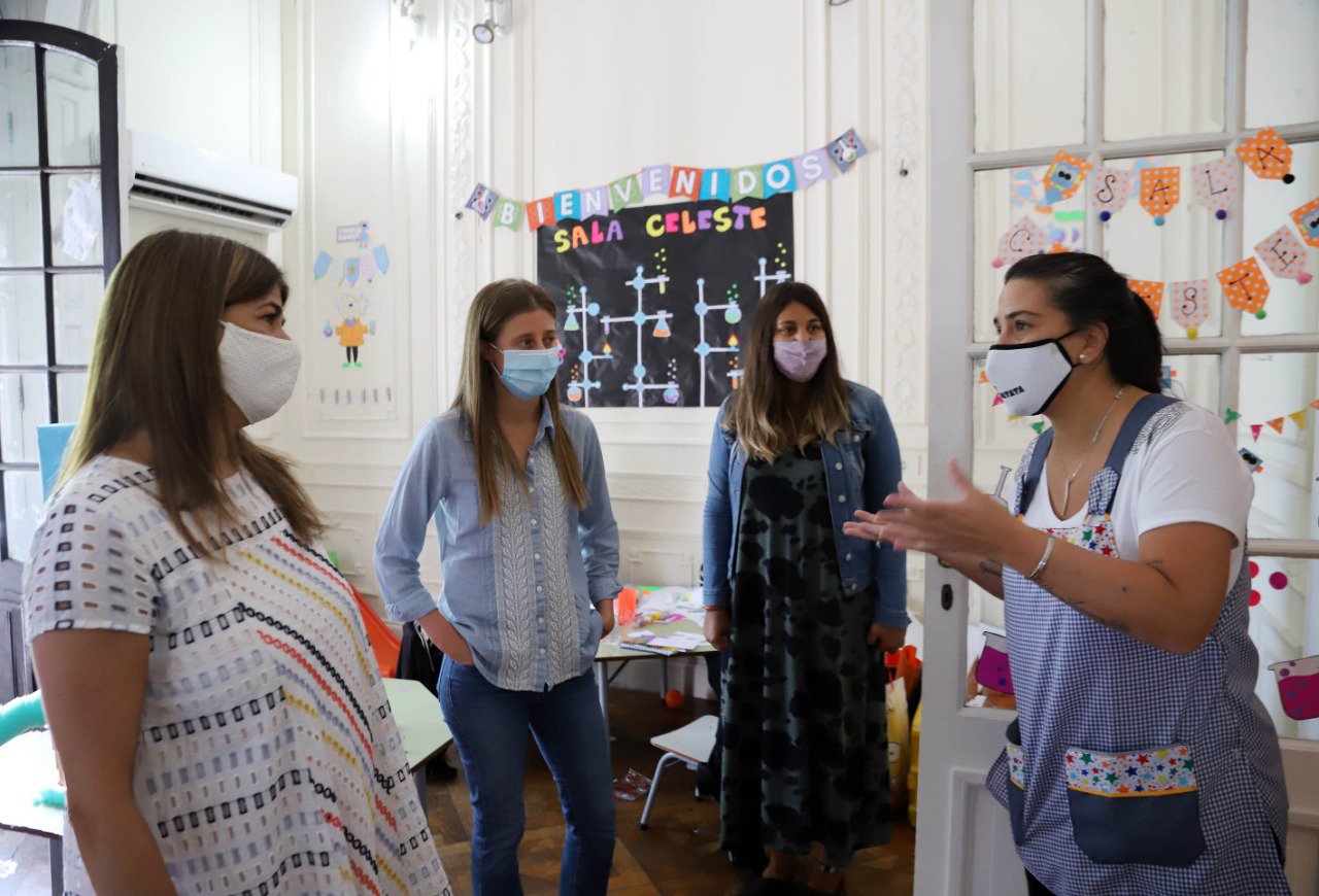 Más de 8.000 niños y niñas retomaron las actividades presenciales en los Centros de Primera Infancia porteños