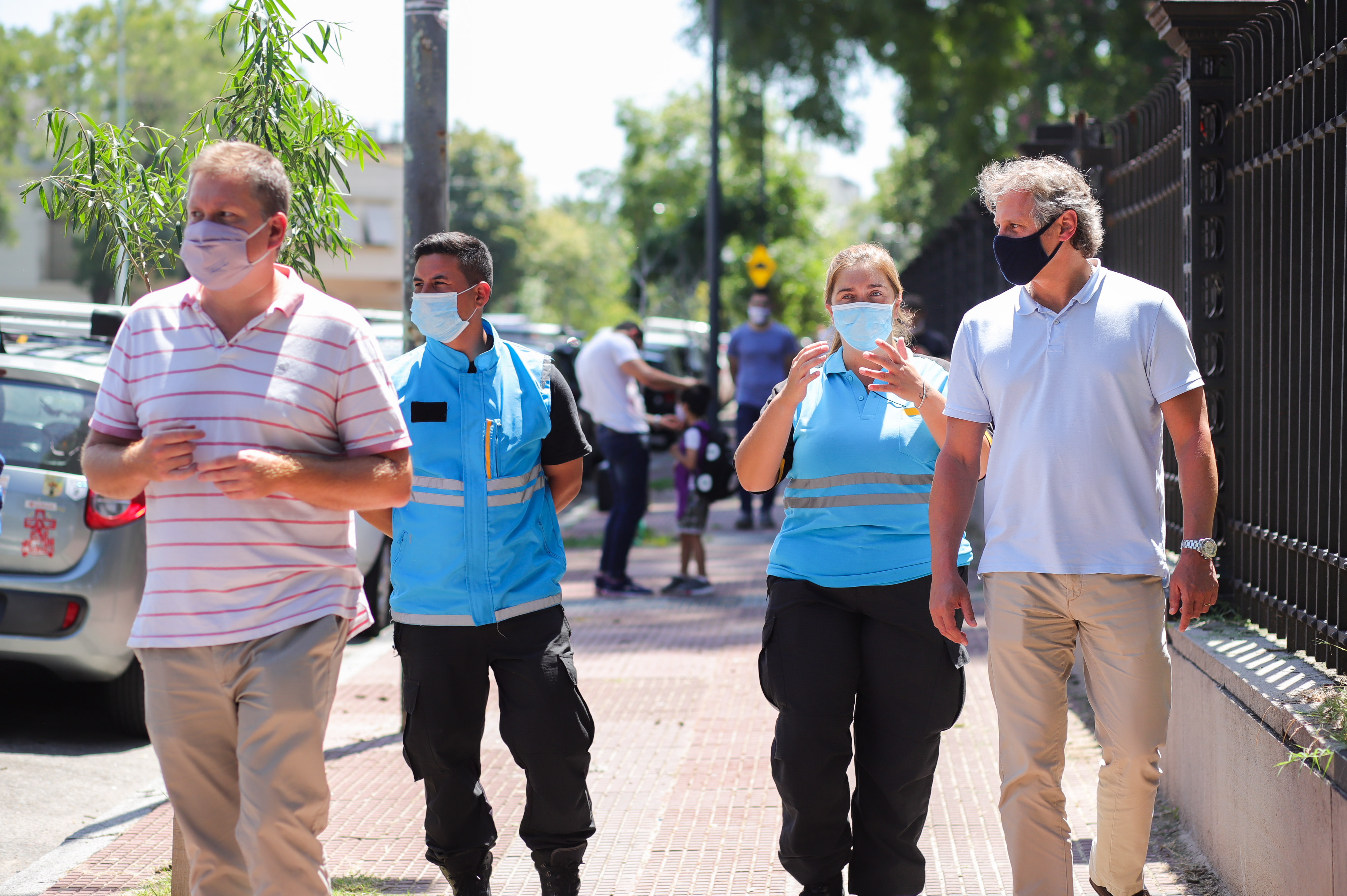 Vuelta a clases: Felipe Miguel recorrió los senderos escolares