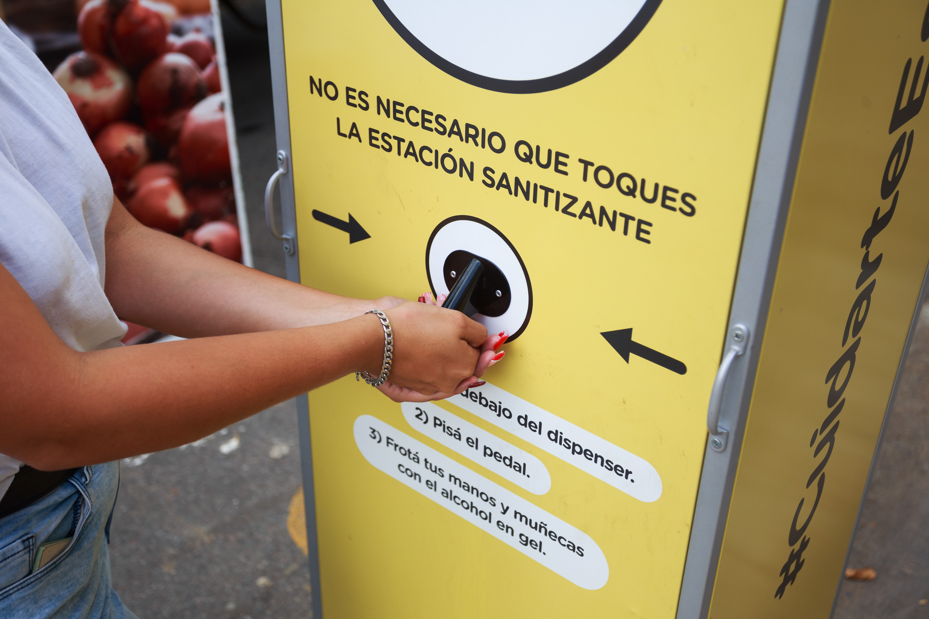 La Ciudad instala tótems sanitizantes en 40 ferias barriales