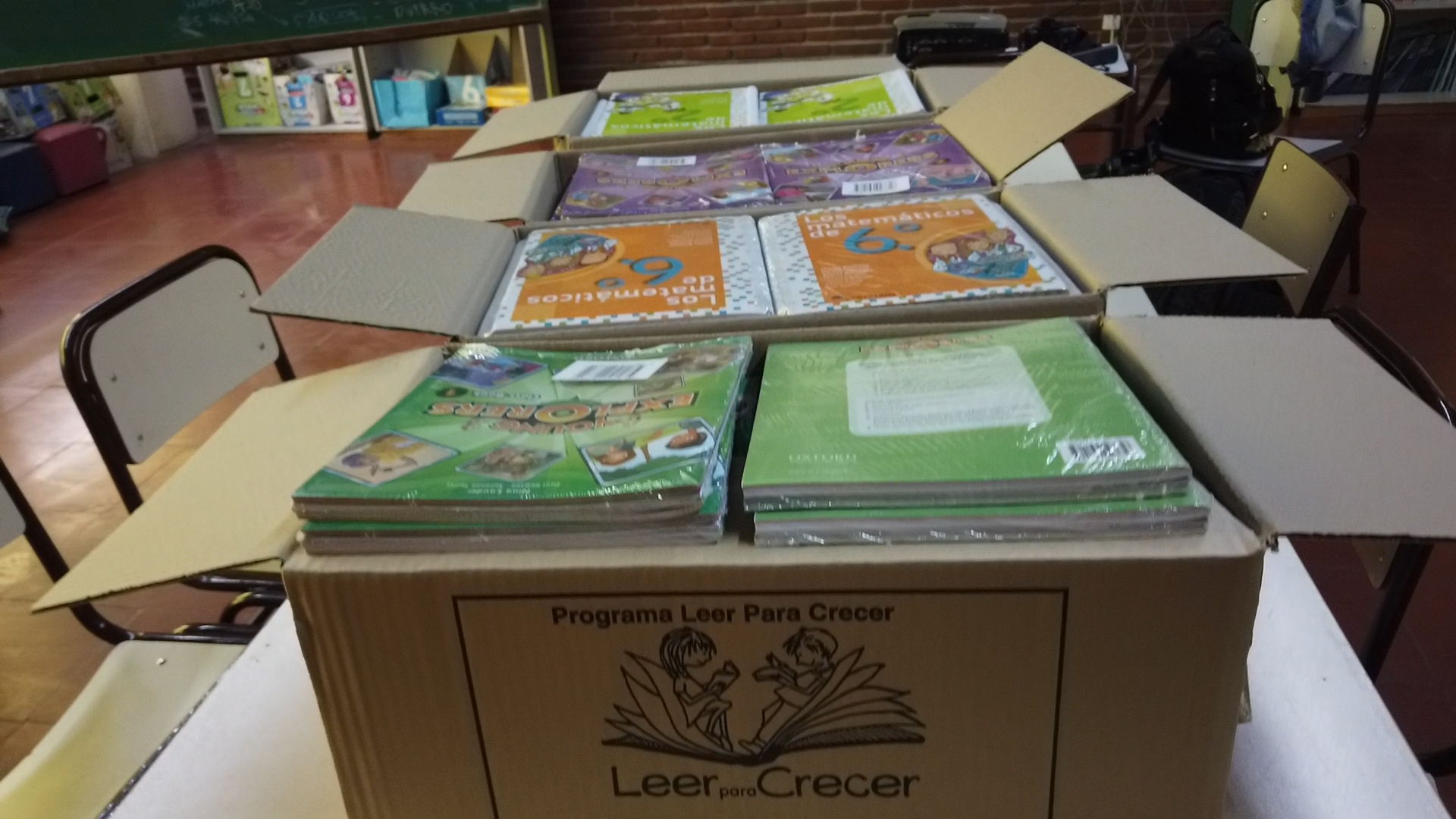 Se entregan más de 340 mil libros escolares para estudiantes de primaria 