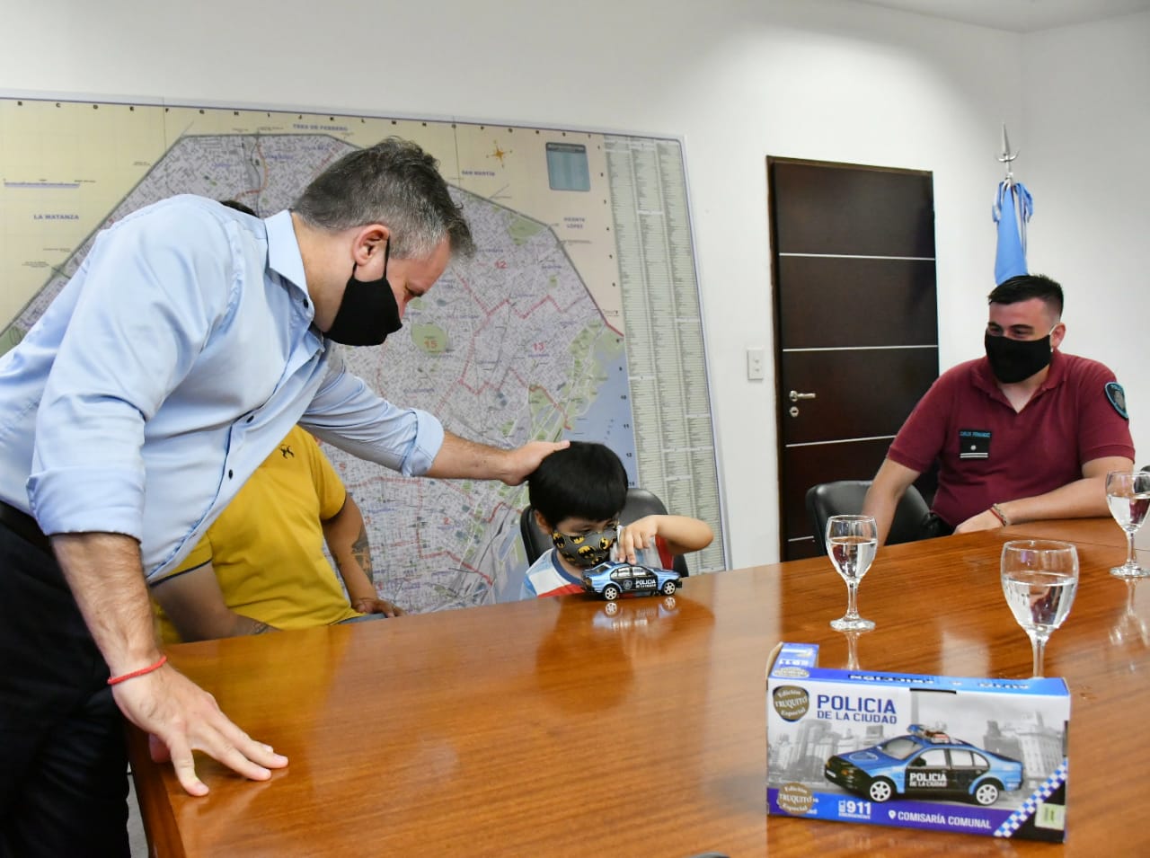 D’Alessandro reconoció al policía que le salvó la vida a un niño en Barracas 