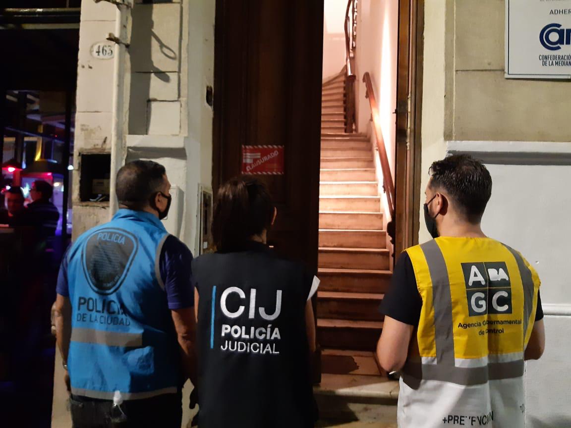 Casino clandestino clausurado: funcionaba en bar de San Telmo