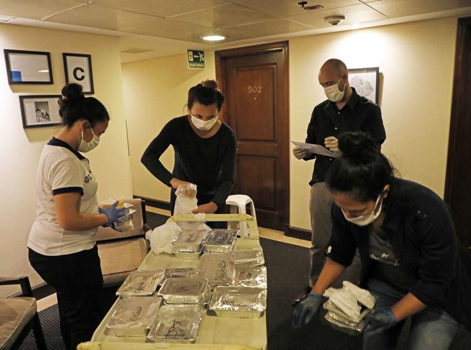 A un año de habilitarse el primer hotel para pacientes covid, la Ciudad mantiene esta estrategia para evitar contagios