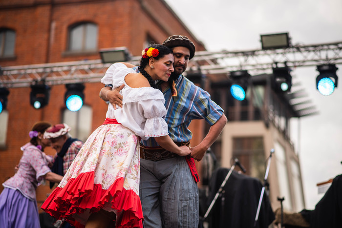 Buenos Aires Celebra las Regiones lanza su programa de radio