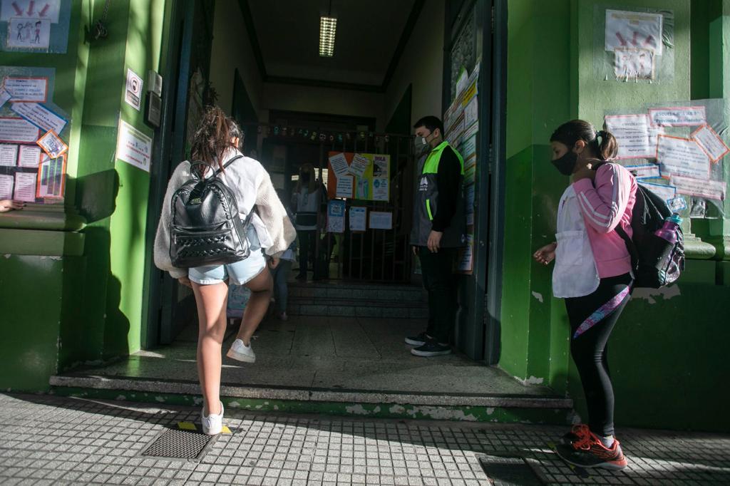 Los concientizadores ordenan el ingreso y el egreso en las escuelas