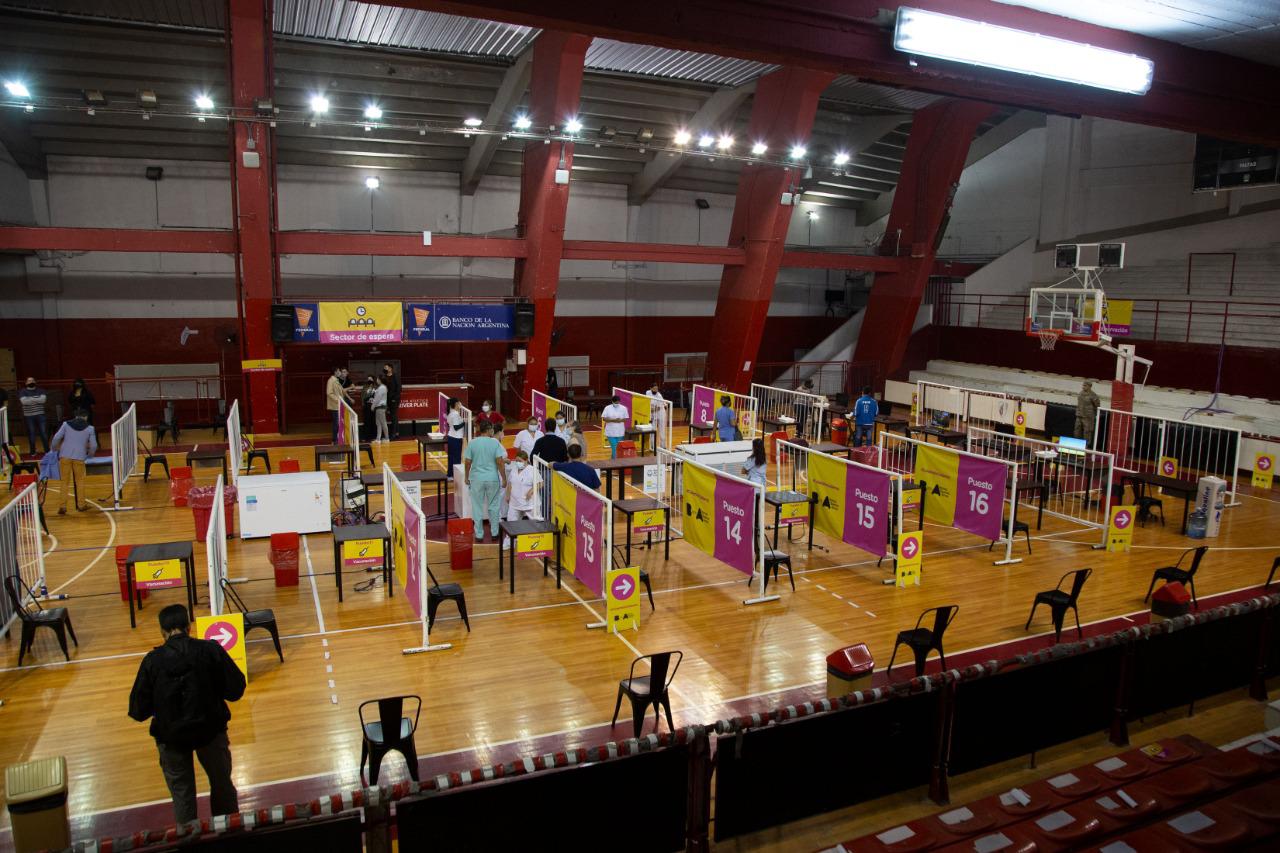 En el primer día se empadronaron 76.440 adultos mayores de 60 años para vacunarse contra el COVID-19