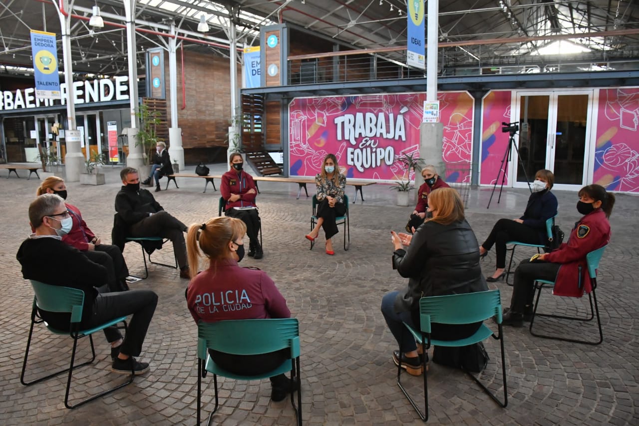 Encuentro con Mujeres Líderes de la Policía de la Ciudad 