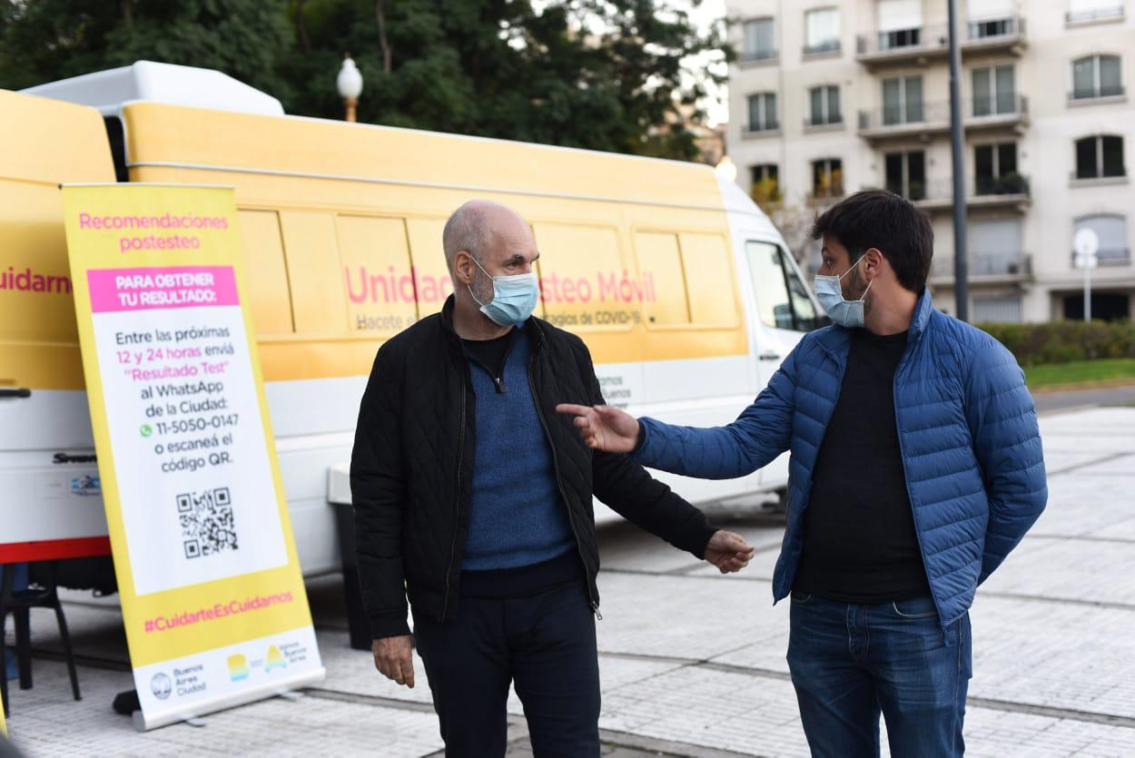 Rodríguez Larreta visitó en  Plaza San Martín la unidad de testeo móvil de la Comuna 1