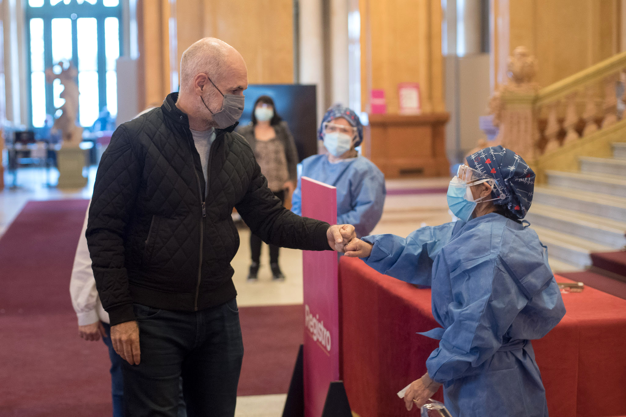 Rodríguez Larreta visitó el DetectAr del Teatro Colón, y recorrió los vacunatorios del Luna Park, La Rural y el Centro Islámico