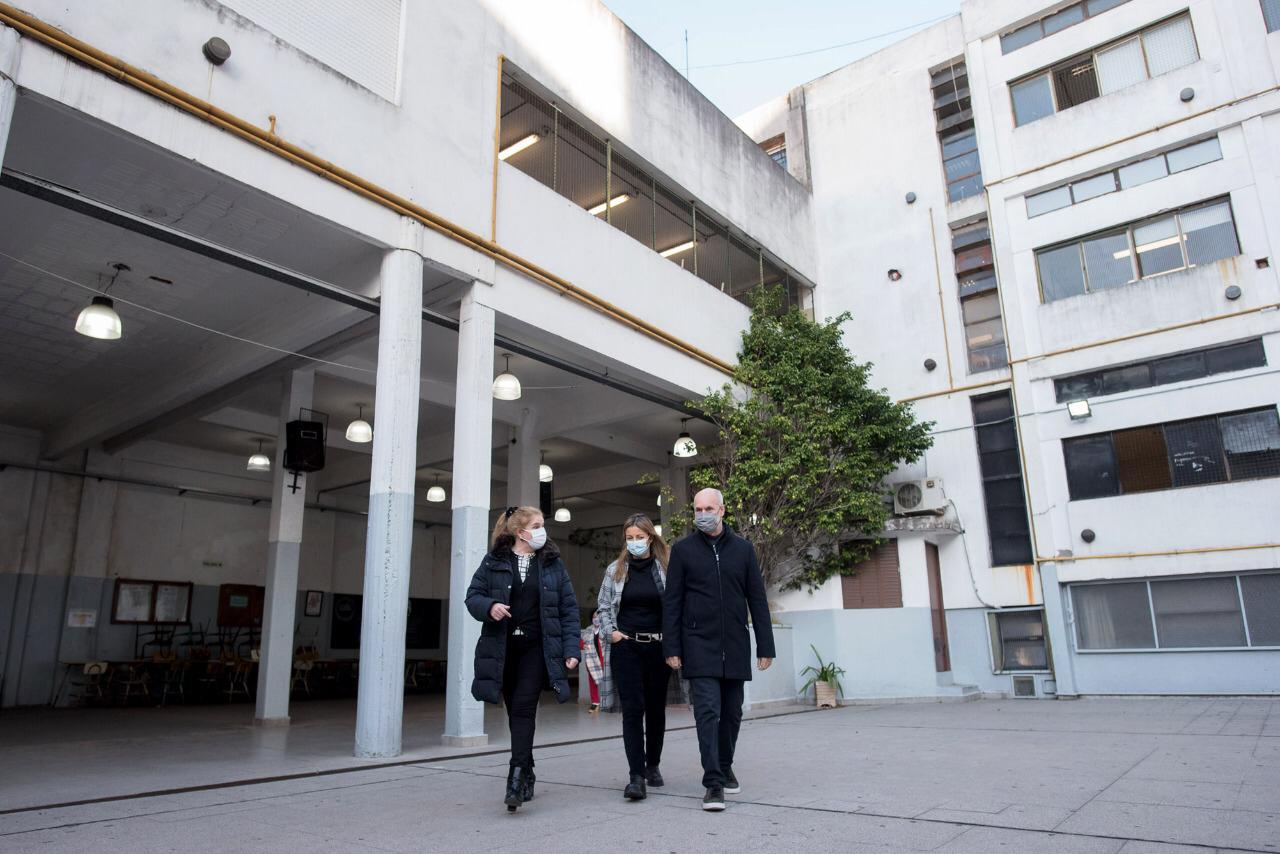 Rodríguez Larreta y Acuña visitaron una escuela técnica en Boedo