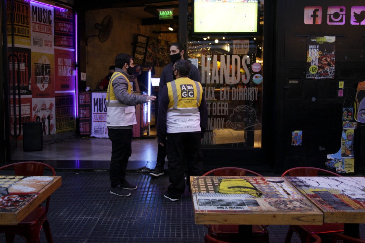 Tareas de concientización en bares y restaurantes