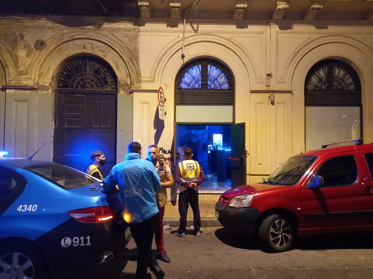 Continúan los fuertes controles y tareas de concientización en bares y restoranes de la Ciudad para que se cumplan las normativas