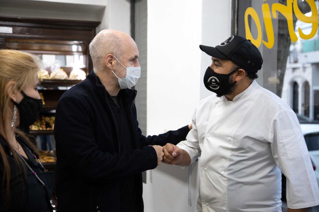 Rodríguez Larreta visitó una panadería en Parque Patricios