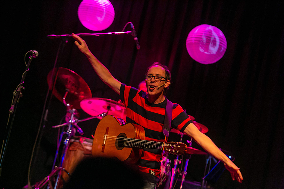 Seamos Puente: ¡Disfrutá el show de Pez al revés, desde Bariloche!