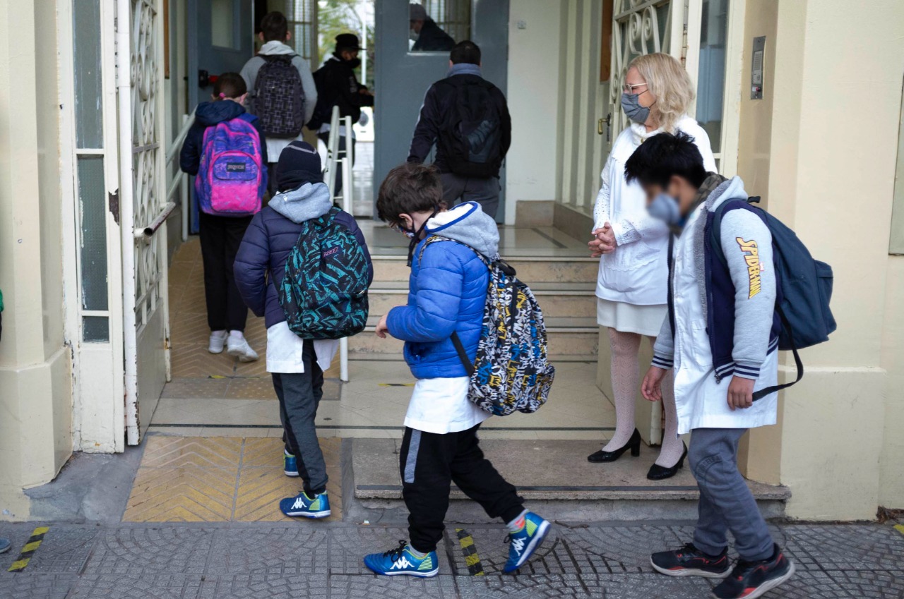 Hoy vuelven a la presencialidad completa 290.000 alumnos de escuelas primarias de la Ciudad