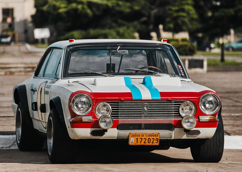 Sábado de Torinos en el Paseo Fangio de Palermo