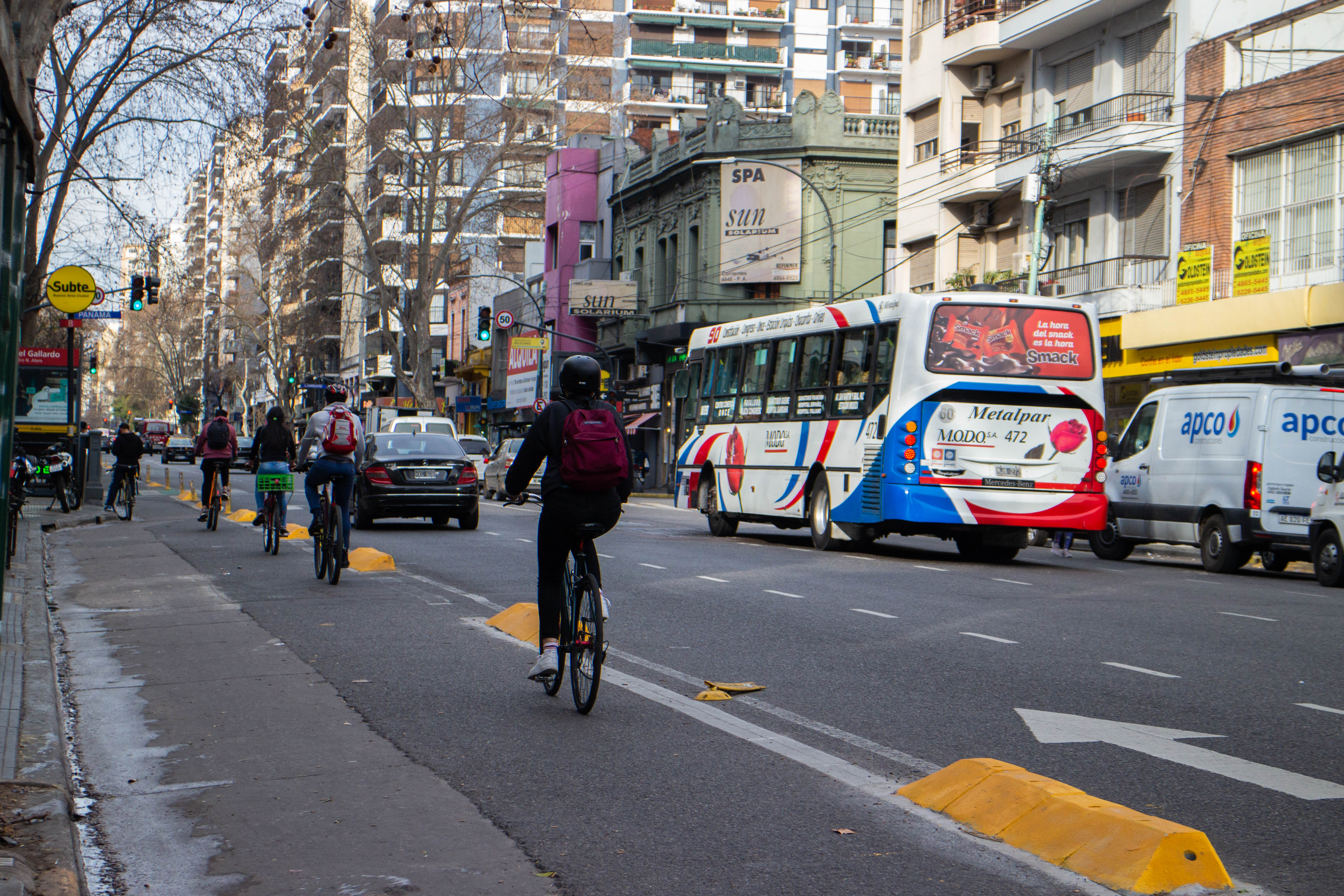 En 2020 la movilidad se redujo más del 50% y la bici fue el único medio que creció