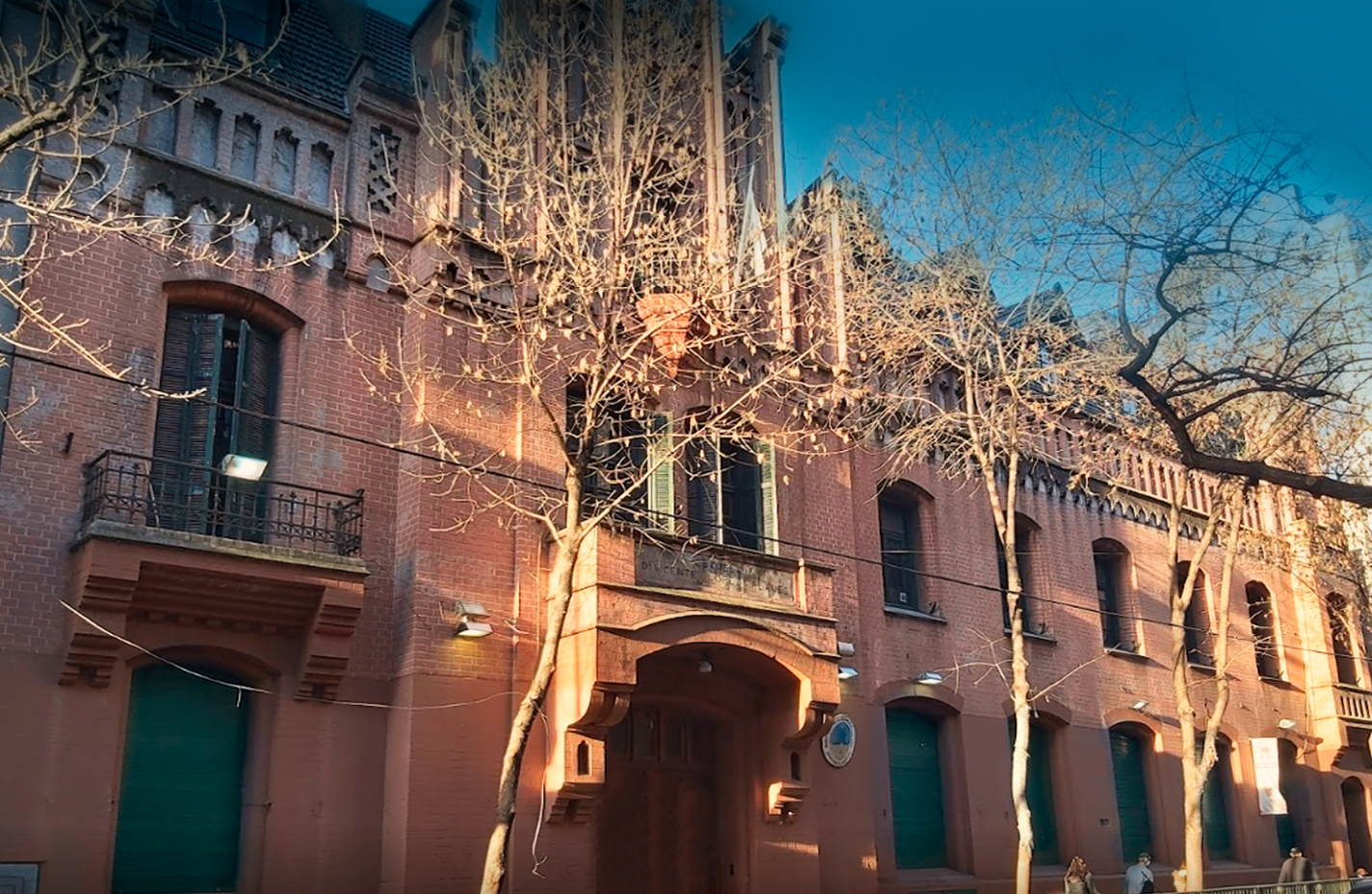 El edificio de la Escuela Normal Superior N. ° 6, desde 1913 una presencia destacada en Palermo
