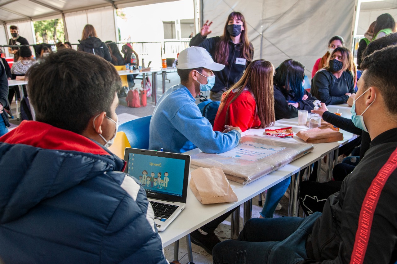 Más de 200 estudiantes porteños se reunieron para diseñar soluciones a problemas ambientales