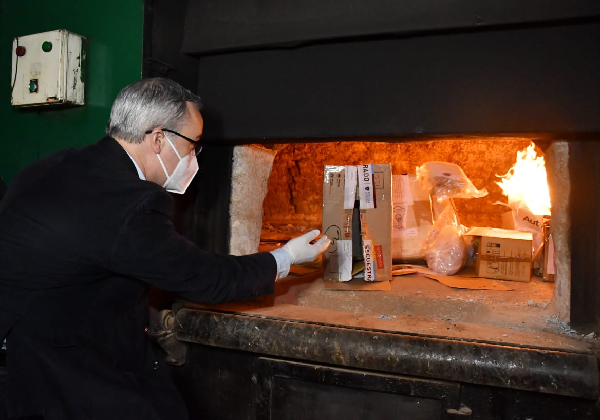 Quema de 163 kilos de estupefacientes incautados al narcomenudeo