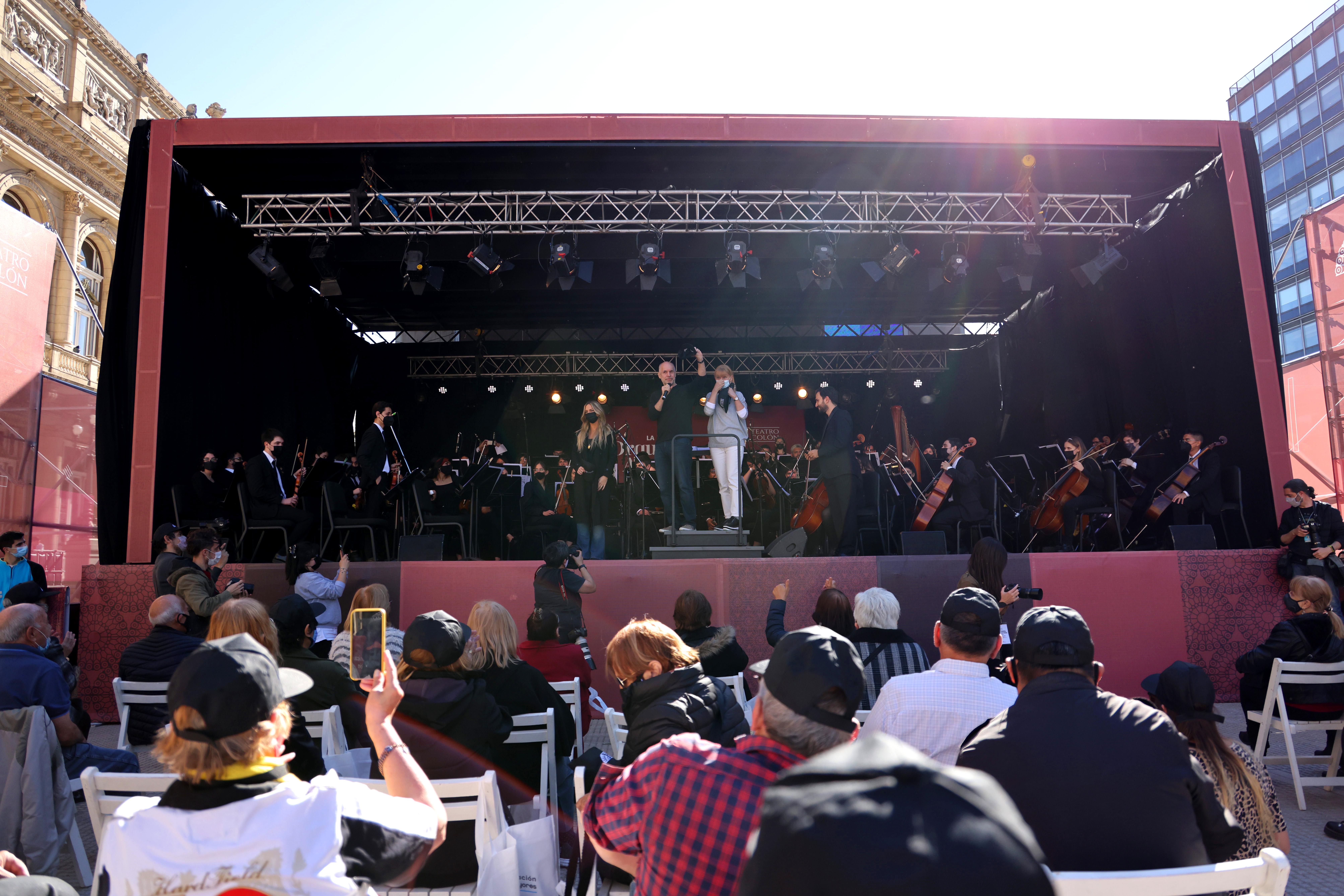 Primer concierto al aire libre del Teatro Colón desde el inicio de la pandemia, con 800 adultos mayores