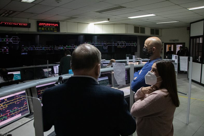 El subte por dentro: visita a uno de los centros de monitoreo de la red