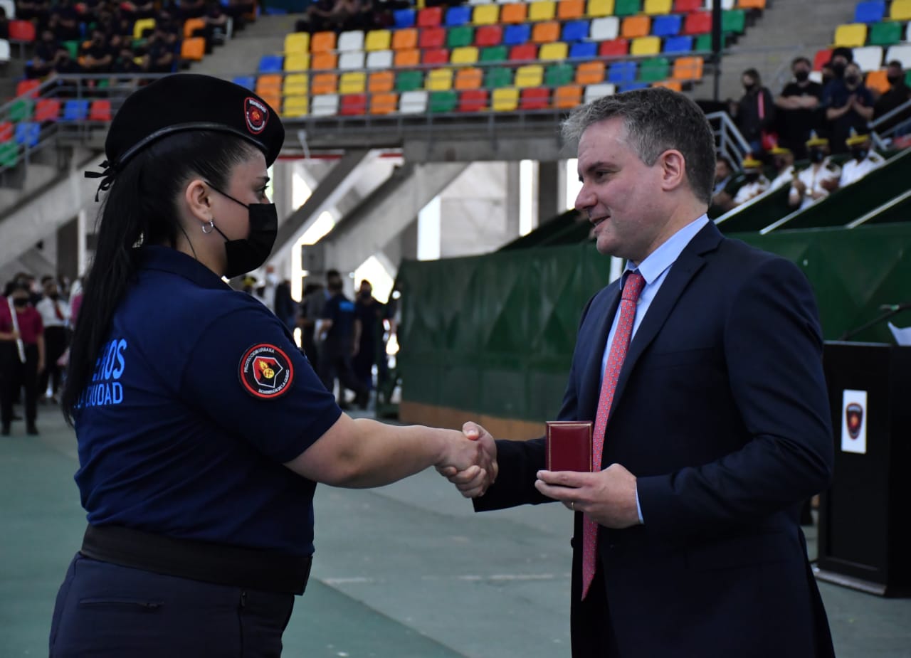 D’Alessandro encabezó la celebración por el quinto aniversario del Día del Bombero de la Ciudad