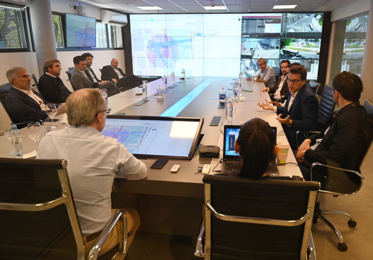 Empresarios visitaron el Centro de Monitoreo Urbano de Chacarita