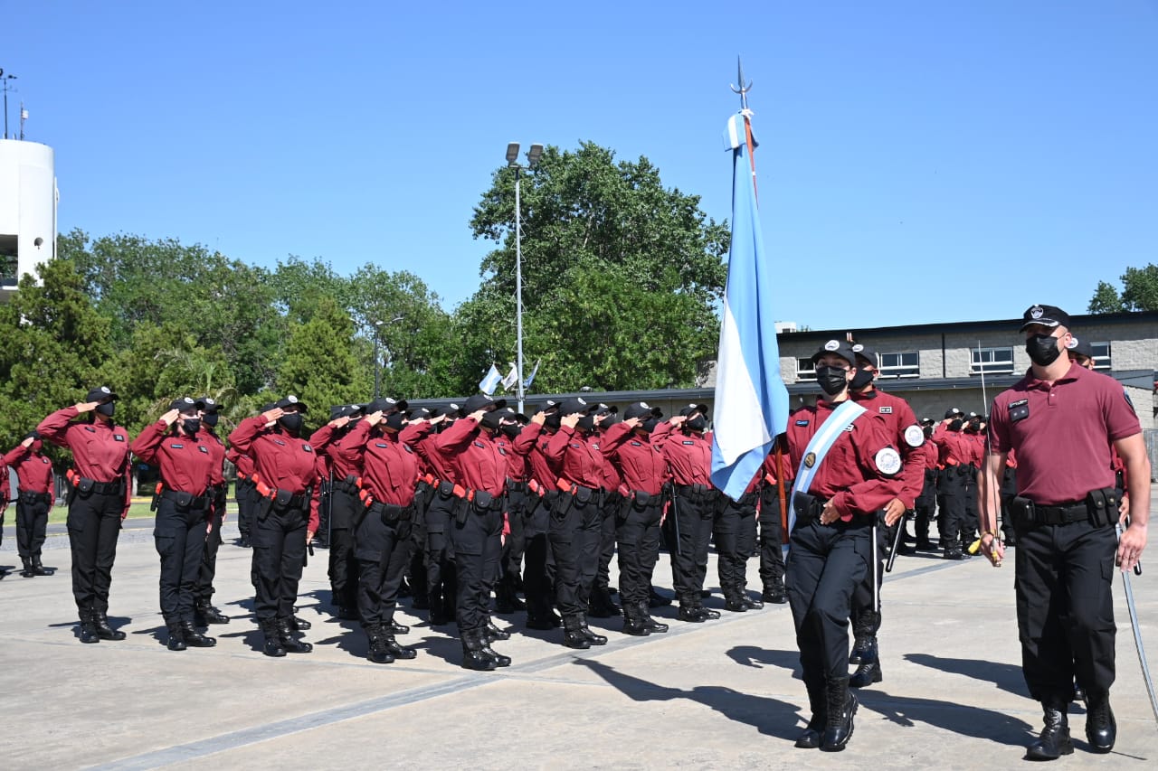 D’Alessandro encabezó el acto de Jura a la Bandera de los Cadetes de la Policía de la Ciudad