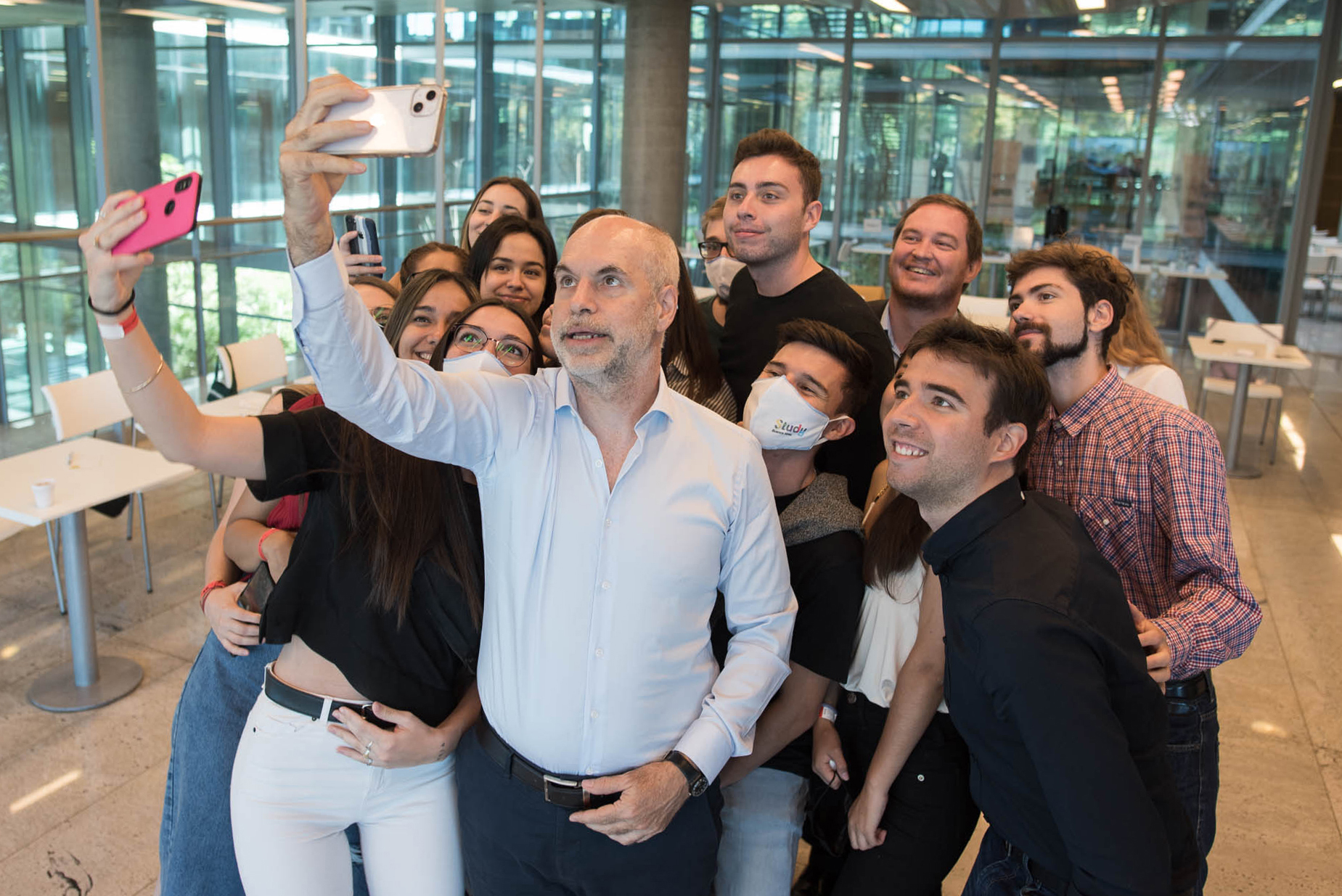 Rodríguez Larreta recibió a los jóvenes ganadores de las becas de intercambio federal