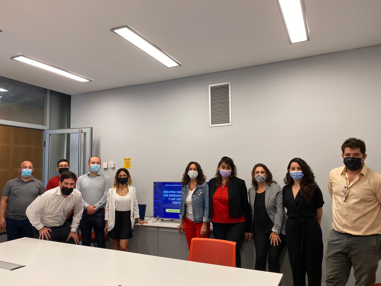 Nuevo informe sobre desafíos para un entorno digital seguro