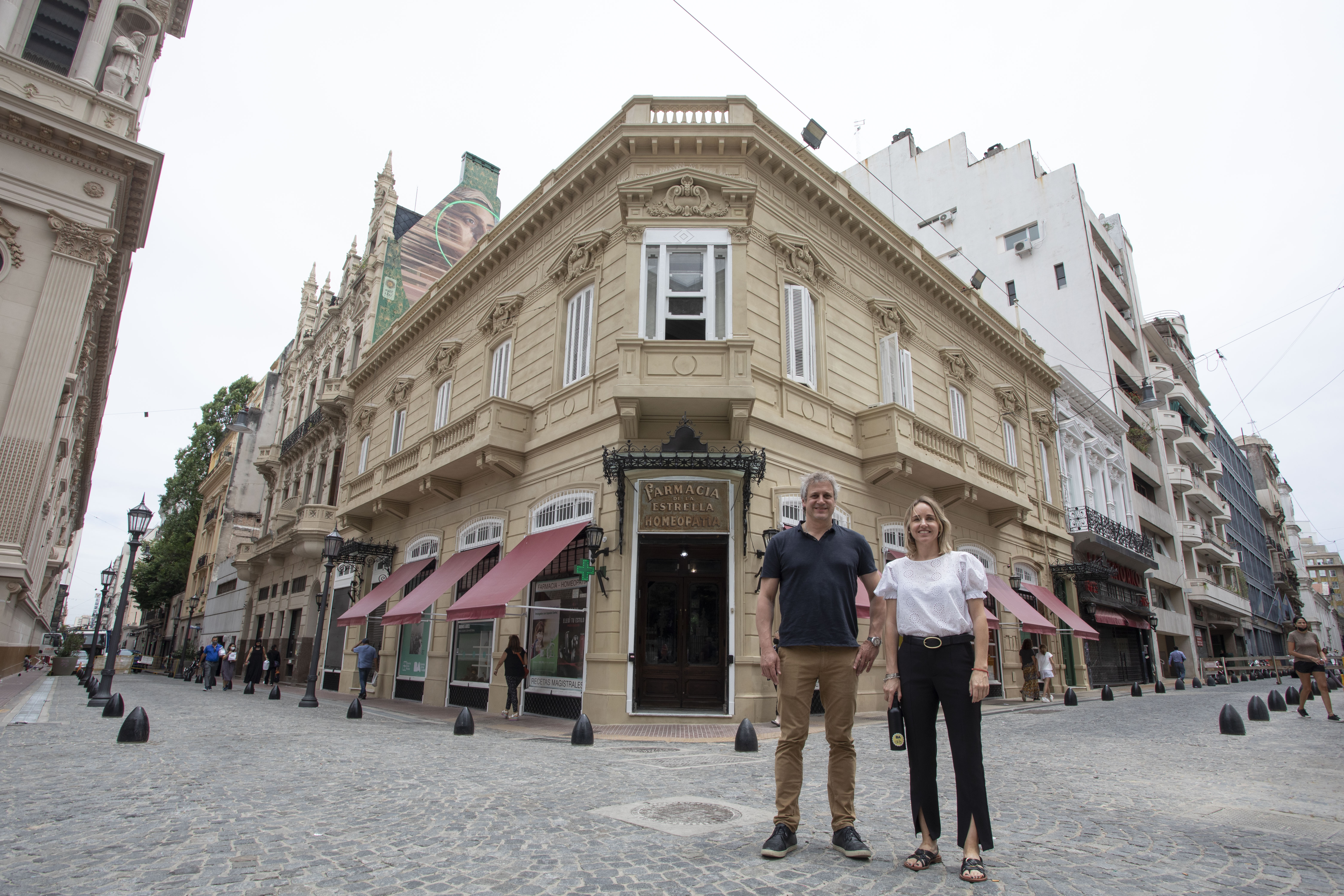 La Ciudad puso en valor la fachada de la Farmacia “De la Estrella”, la más antigua de Buenos Aires con 187 años