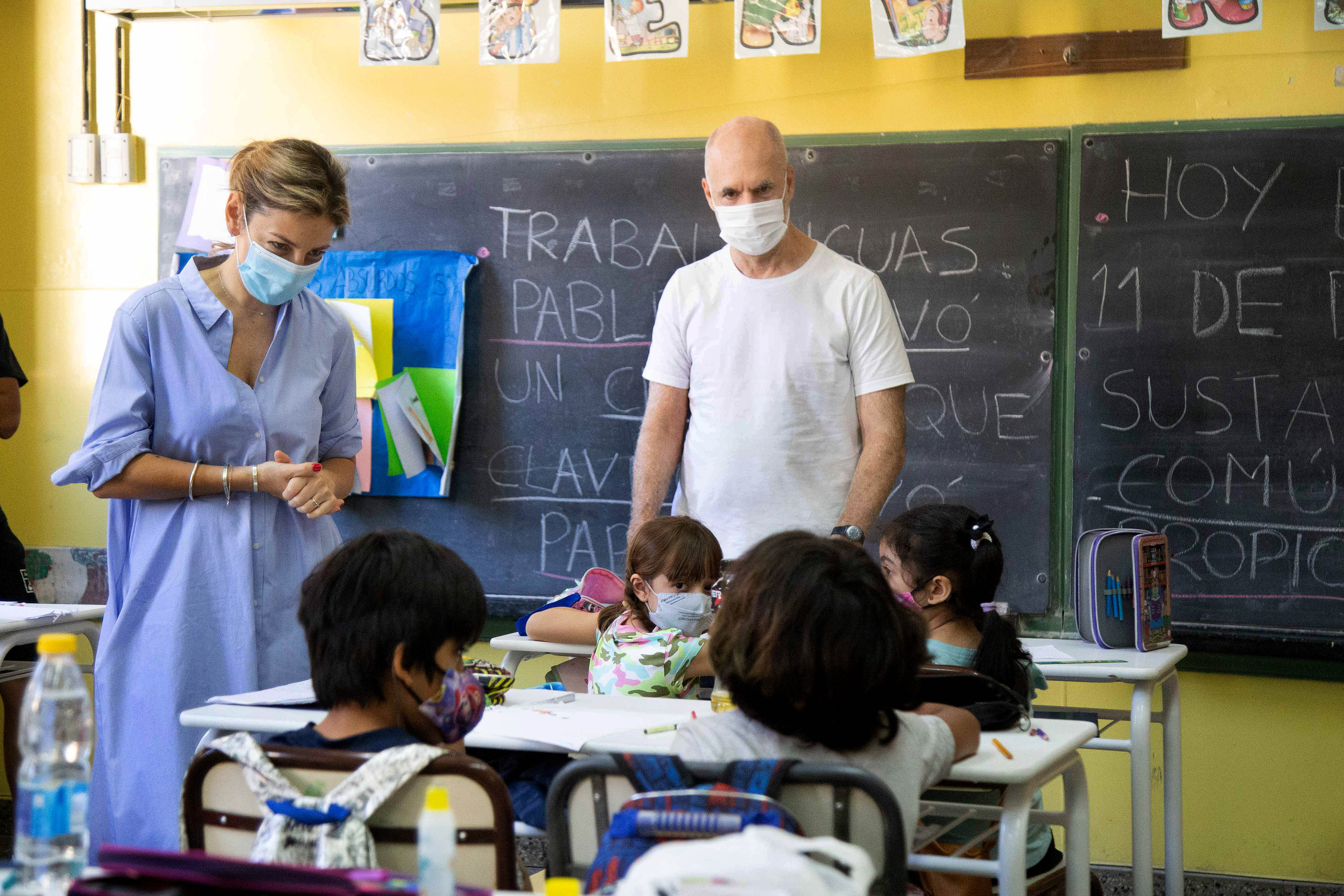Rodríguez Larreta visitó la Escuela "República Oriental Del Uruguay"