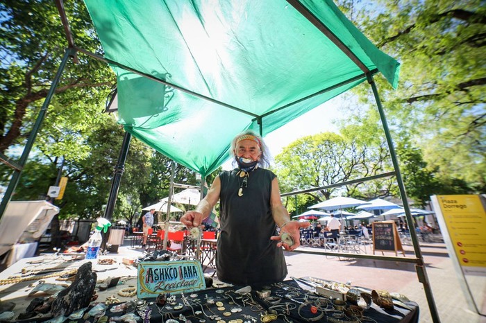 En estas fiestas comprá tus regalos en las ferias de artesanos y manualistas 