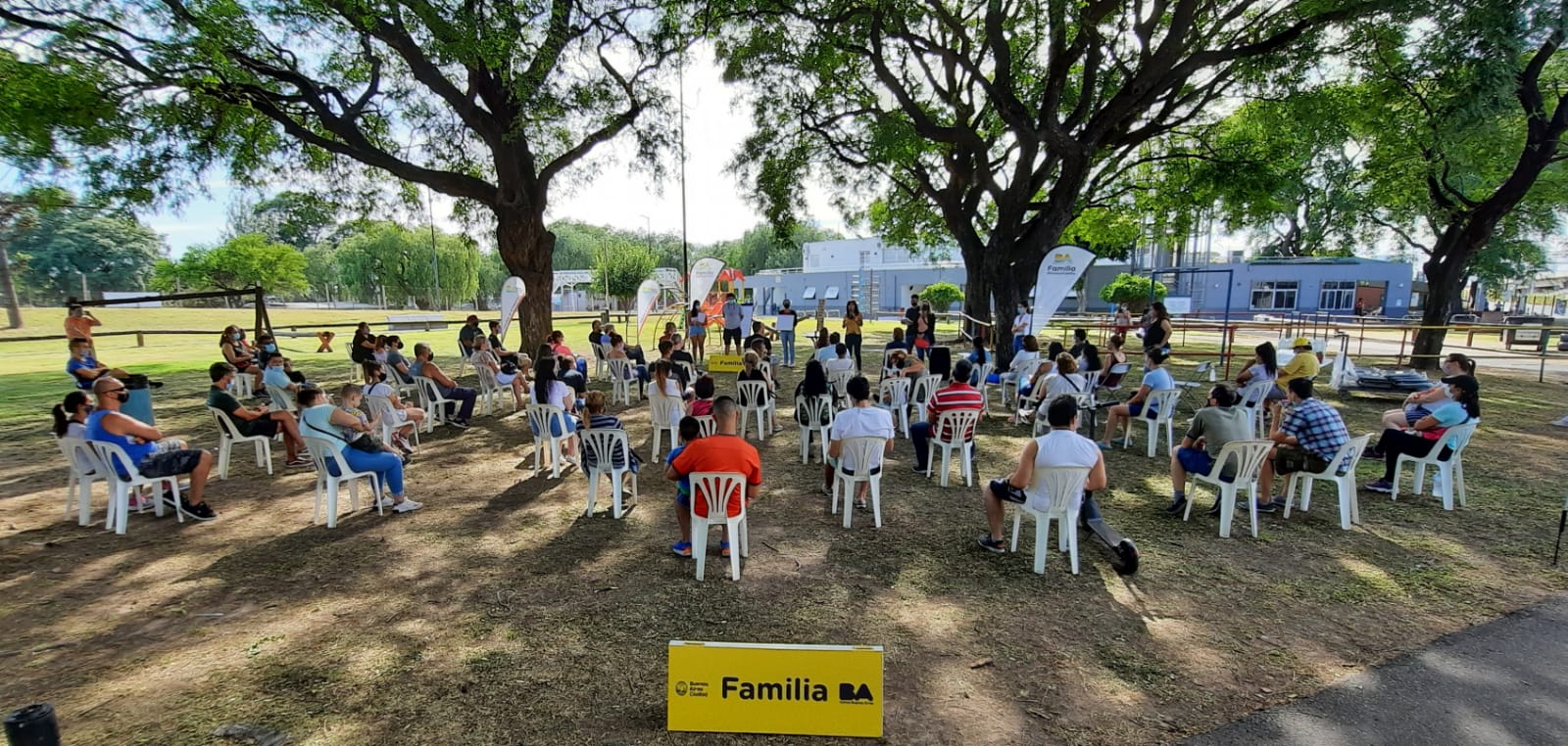 Charlas para las familias en las Colonias de la Ciudad