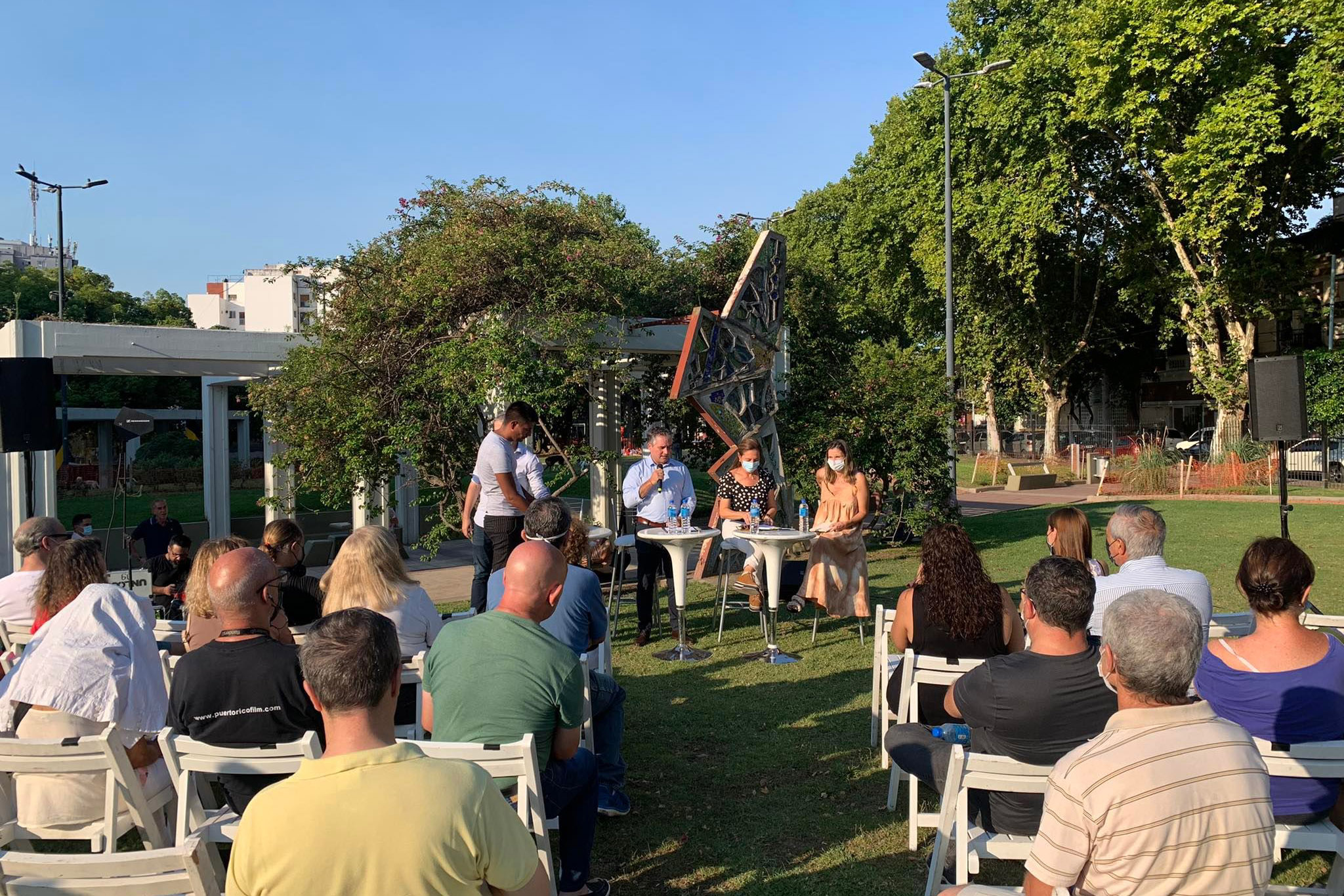 Reunión de vecinos y vecinas de Colegiales con Marcelo D'Alessandro
