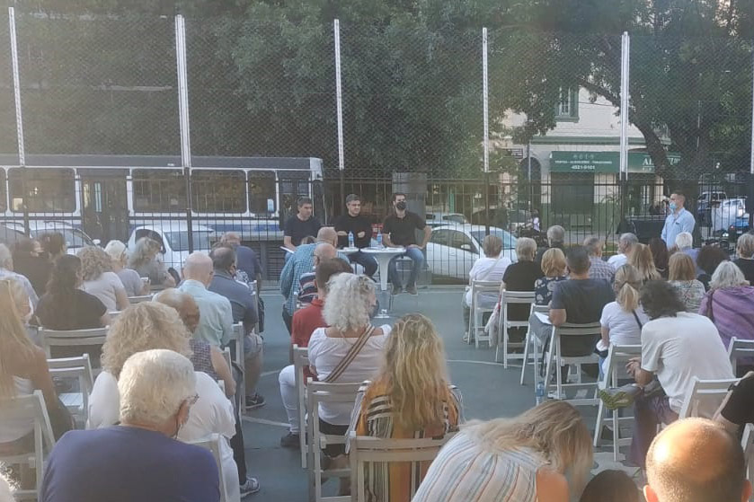 Reunión de vecinos y vecinas de Villa Urquiza con Jorge Macri