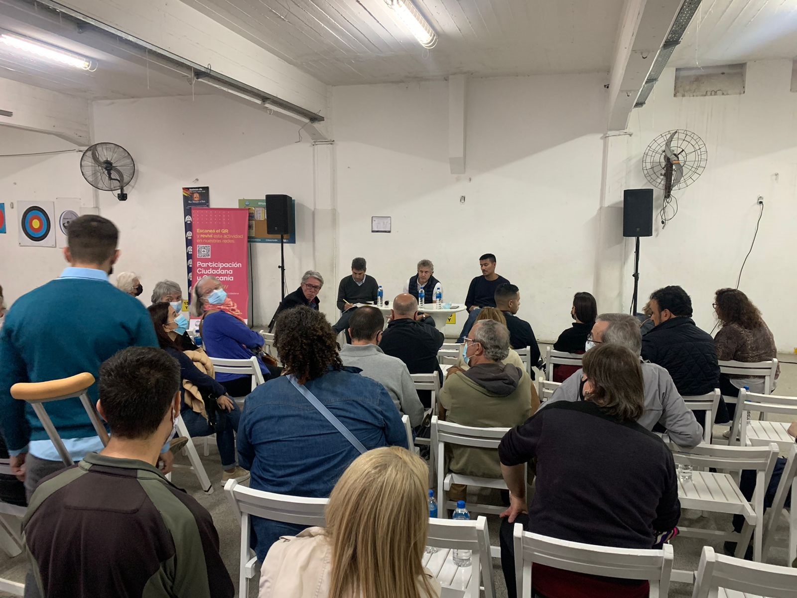  Reunión de vecinos y vecinas de Saavedra con Felipe