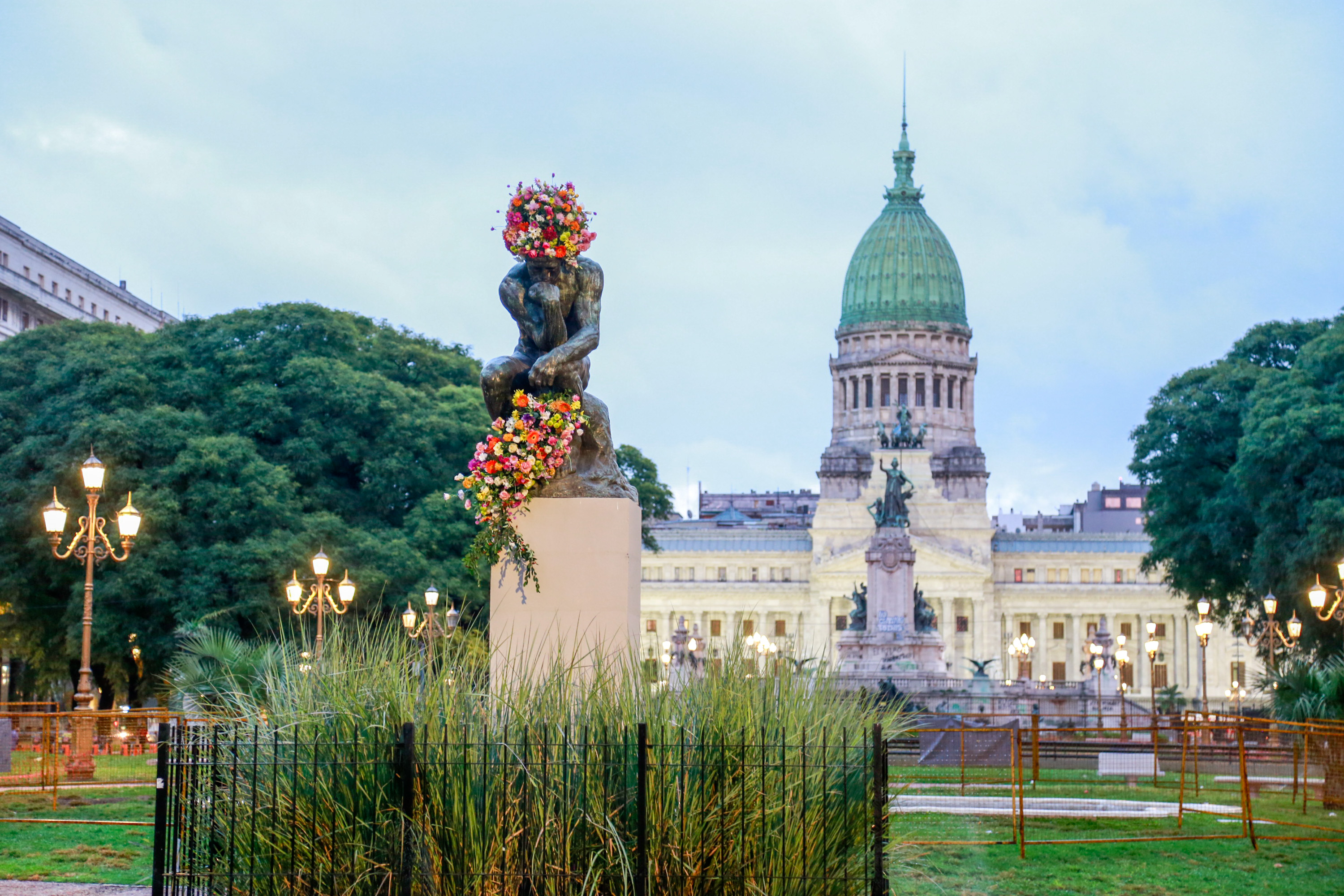 Se intervienen 10 esculturas porteñas por el Día Internacional de los Monumentos