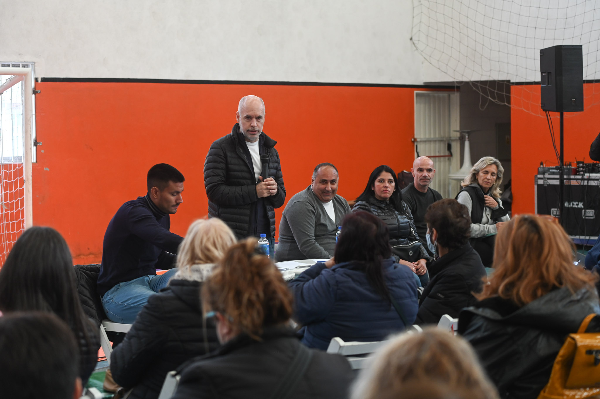 Reunión de vecinos y vecinas de Villa Lugano con Horacio