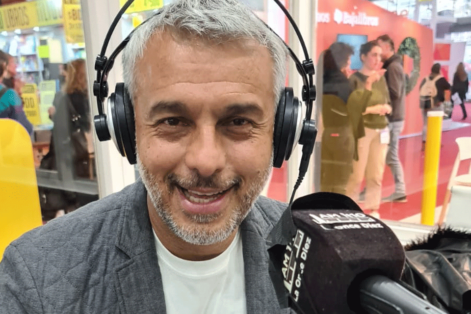 Seguimos transmitiendo en vivo desde la Feria del Libro 