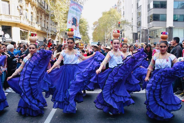 La Ciudad celebra la gesta de la independencia de Paraguay en la Avenida de Mayo