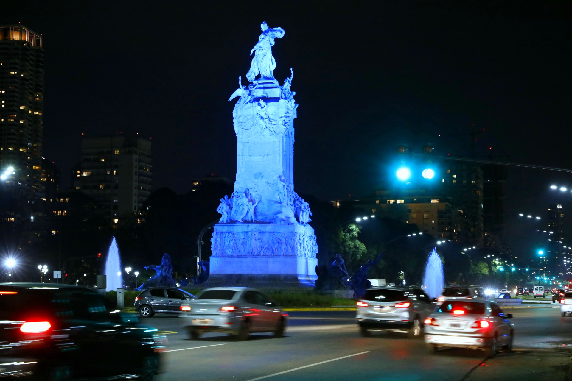 La Ciudad iluminó monumentos por el Día de Europa