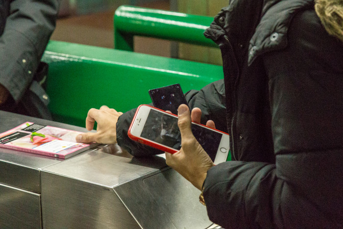 Se hará una suelta de libros en el subte porteño para promover la lectura